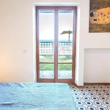 M093 - Marcelli, Trilocale Direttamente Sulla Apartamento *
